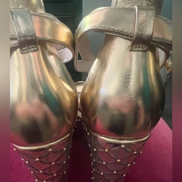 Michael Michael Kors Wedge Heel - Picture 8 of 9